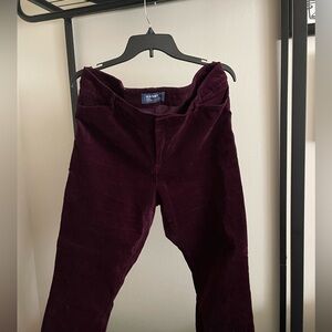 Old Navy Mid-Rise Velvet Pixie Pants in Wine